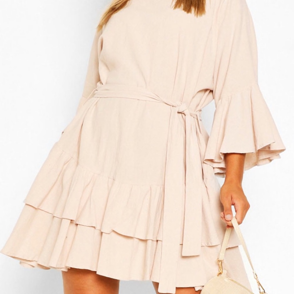 Ruffle tier dress with waist tie in size US 14.